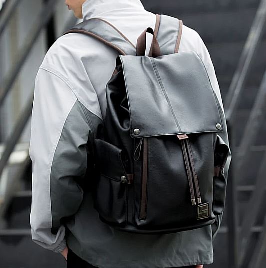 Mochila de Couro Masculino -  Casual Chic